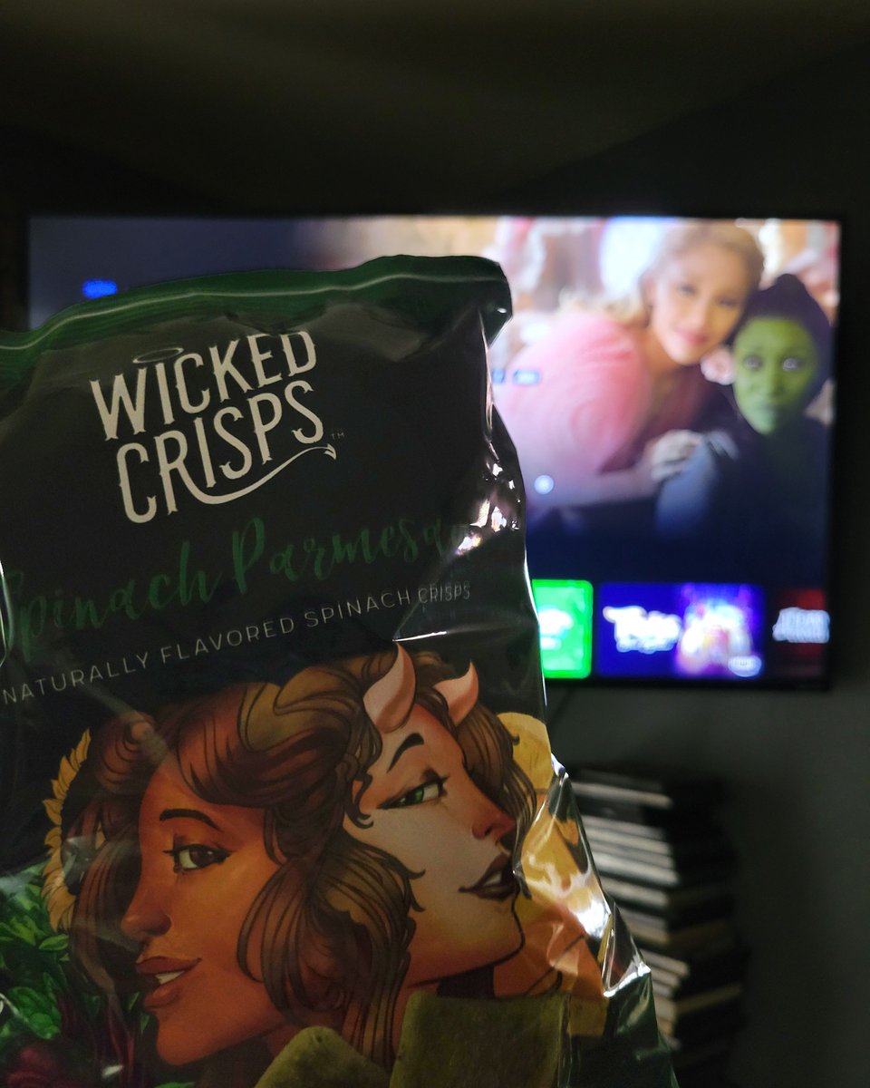 WickedCrisps's tweet photo. What’s more wicked than watching Wicked with Wicked Crisps? 😉💚

#WickedCrisps #Wicked #healthysnacks https://t.co/ItUUGrtyO3