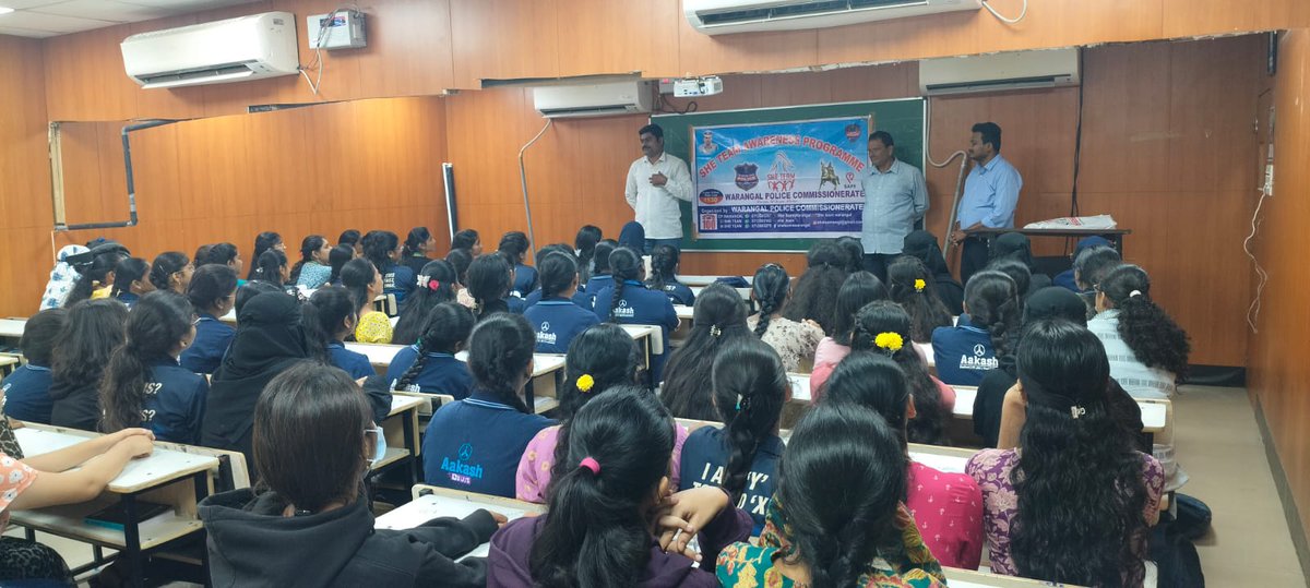 she_teams's tweet photo. Conducted #Awareness programme at #AKASH INSTITUTE #HANAMAKONDA. In which 100 Members of Students were participated. We explained the following topics what is #sheteam, how it Works,how it is useful for them,woman trafficking, Nature of harassment #TSafeApp,Child helplineNo1098.. https://t.co/nfoT4hhlAH