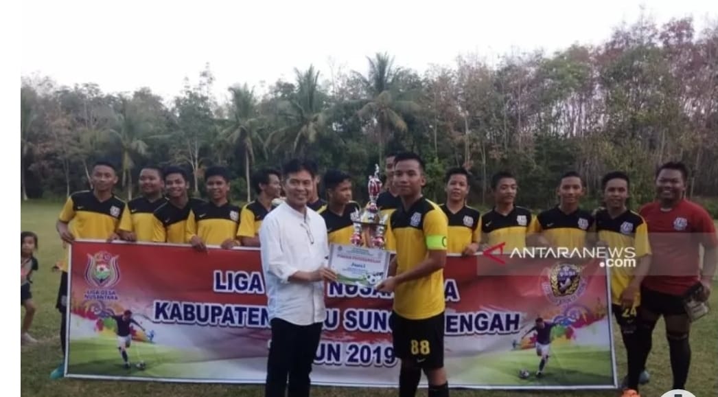 Liga sepak bola desa memperebutkan piala Menteri Desa akan segera bergulir, siapkan tim sepak bola desa anda untuk mendaftar biar jadi juara.
#LigaSepakBolaDesa
#PialaMenteriDesa
#LahirTalentaSepakBolaDesa
<a href="/prabowo/">Prabowo Subianto</a>
<a href="/YandriSusanto/">Yandri Susanto</a>
<a href="/ArizaPatria/">Ariza Patria</a>