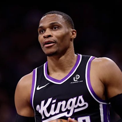 RUSSELL MF WESTBROOK TONIGHT:

23 POINTS
16 REBOUNDS
10 ASSISTS
9/13 FG
3/4 3P

BRODIE IS BACK.