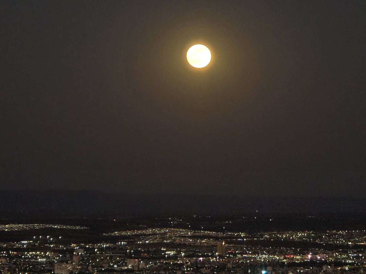 Ufff 🤩  La luna llena de noviembre, la "Luna del Castor" 🌕🦫

#superluna #lunallena #moon #Aguascalientes #senderismo