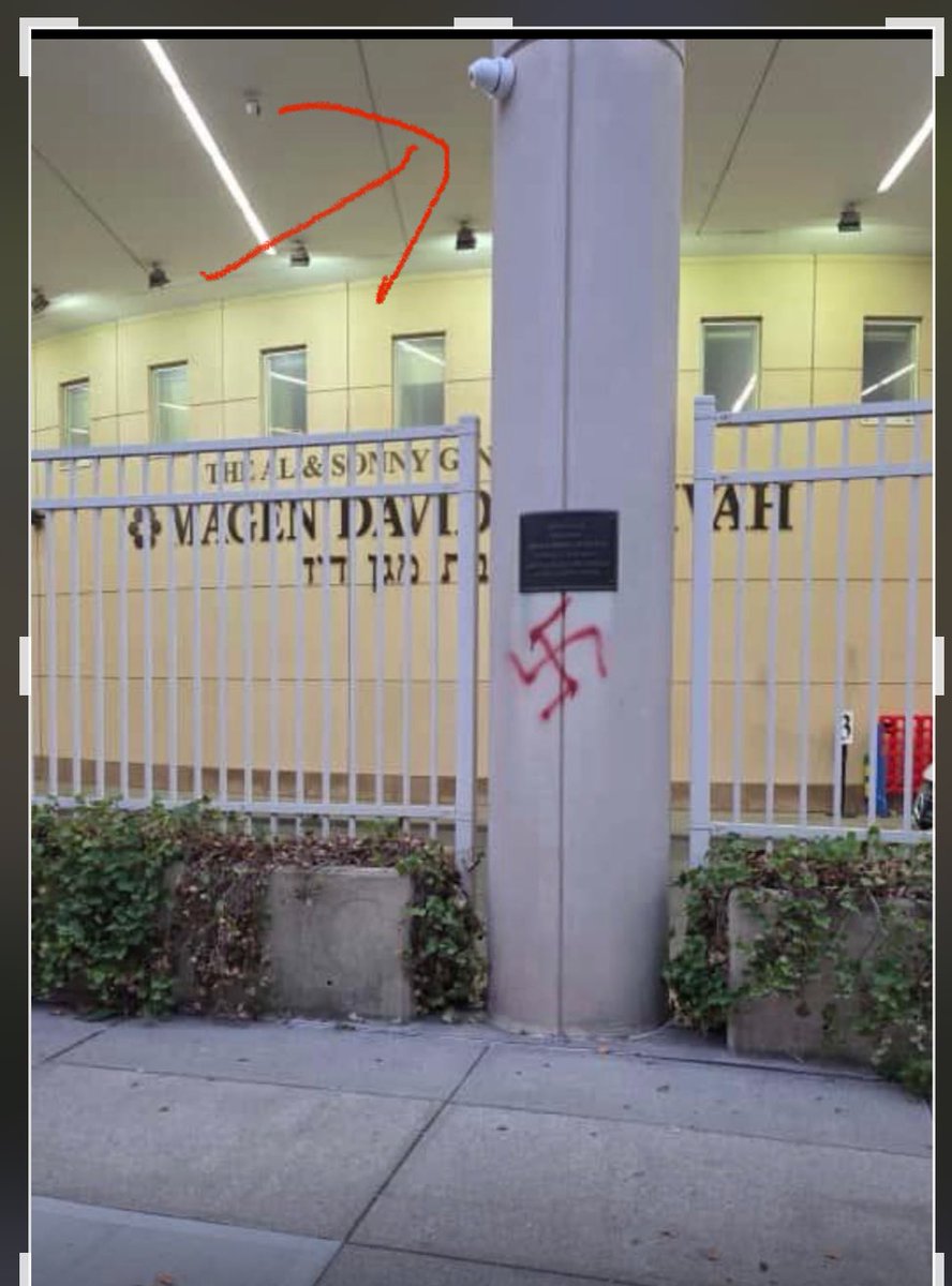 Funny how Zionists Cameras conveniently break down during ziowood production.