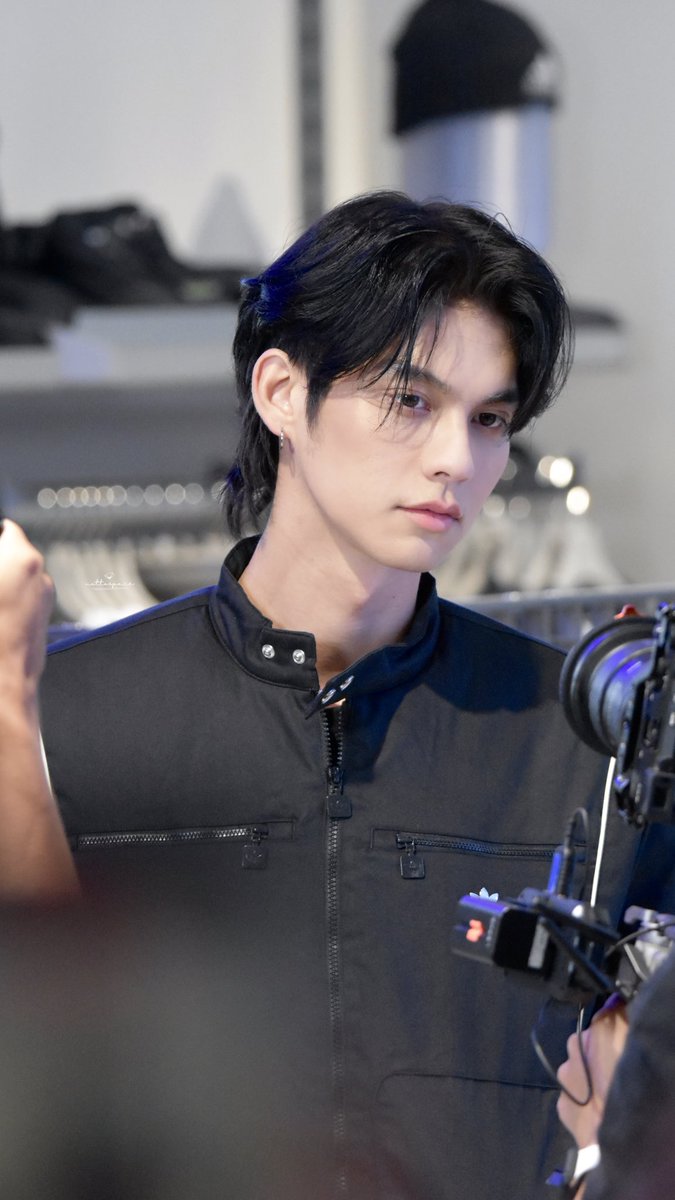 หล่อชิวๆ           หล่อติดแกรมเบาๆ
🤭🤭🤭
#bbrightvc