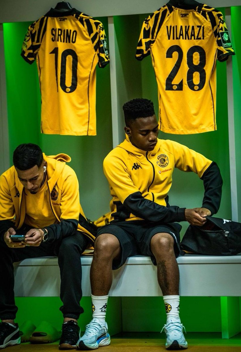 Kaizer chiefs fans let's follow each other ✌️ Good morning Amakhosi amahle ❤️ ✌️ Happy Thursday ❤️ ✌️