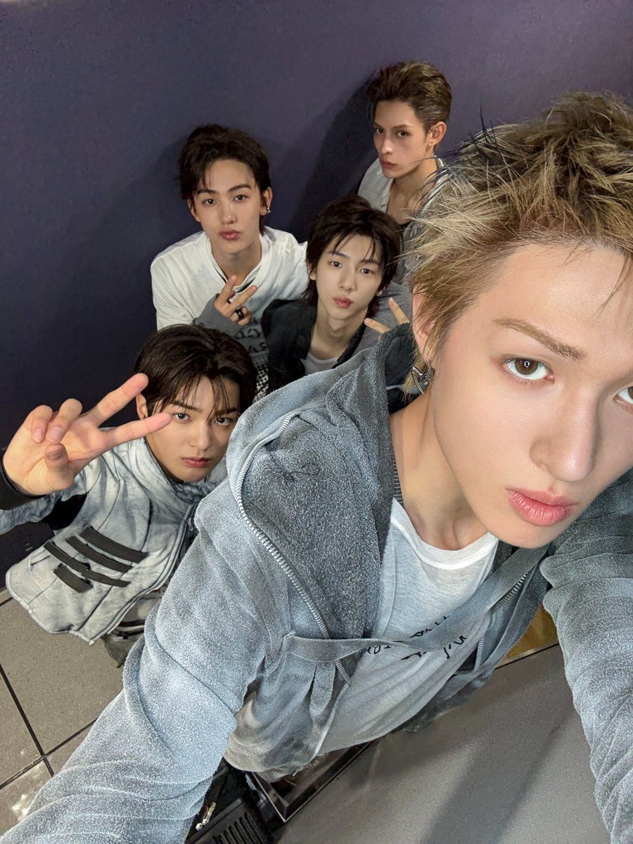 ahngoneho's tweet image. ⠀
#가져와_new_pic 📸
250920 Show! Music Core
⠀