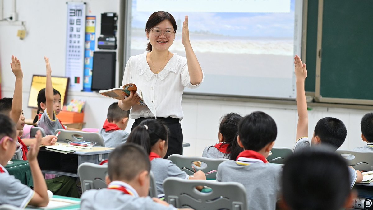 Frontlinestory's tweet image. Sneak Peek: China&apos;s Blueprint to 2030

#FrontlineFocus Ensuring and Improving Public #Wellbeing and Promoting Common #Prosperity for All

Meeting the people&apos;s aspirations for a better #life remains the enduring goal of Chinese #modernization. Key directions from the…