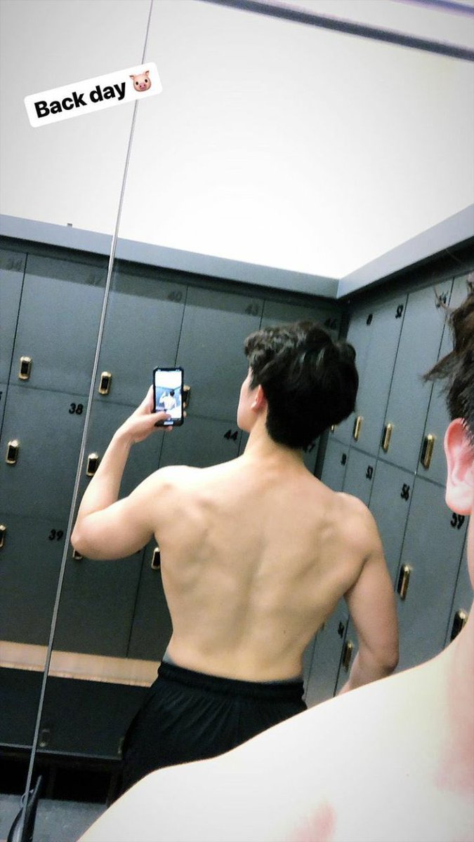jimmystaysea's tweet photo. “A doctor has no time to pump muscle” 
- Dr. Jitaraphol Potiwihok 

#jimmyyjp https://t.co/1MDz3kDJ2t