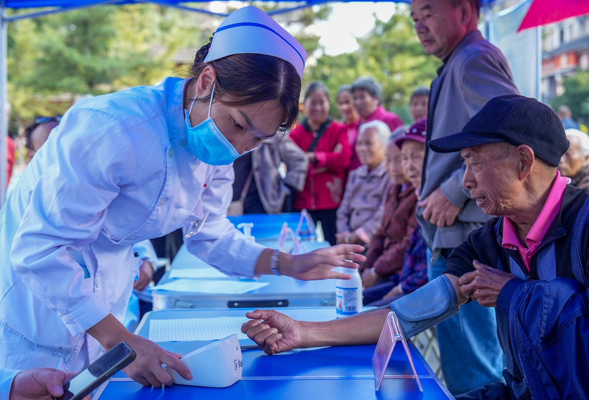 Frontlinestory's tweet image. Sneak Peek: China&apos;s Blueprint to 2030

#FrontlineFocus Ensuring and Improving Public #Wellbeing and Promoting Common #Prosperity for All

Meeting the people&apos;s aspirations for a better #life remains the enduring goal of Chinese #modernization. Key directions from the…