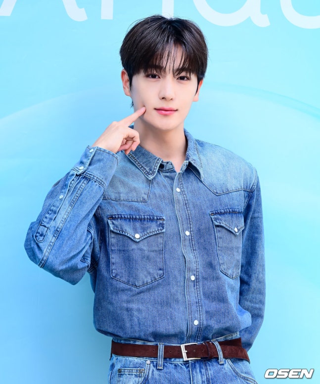 THEBOYZ ヒョンジェ　サインポラ