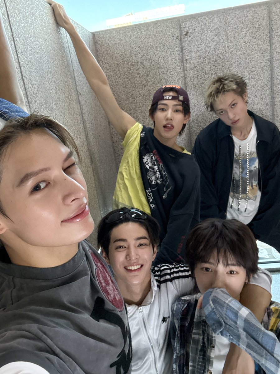 ahngoneho's tweet image. ⠀
#가져와_new_pic 📸
250921 Inkigayo
⠀