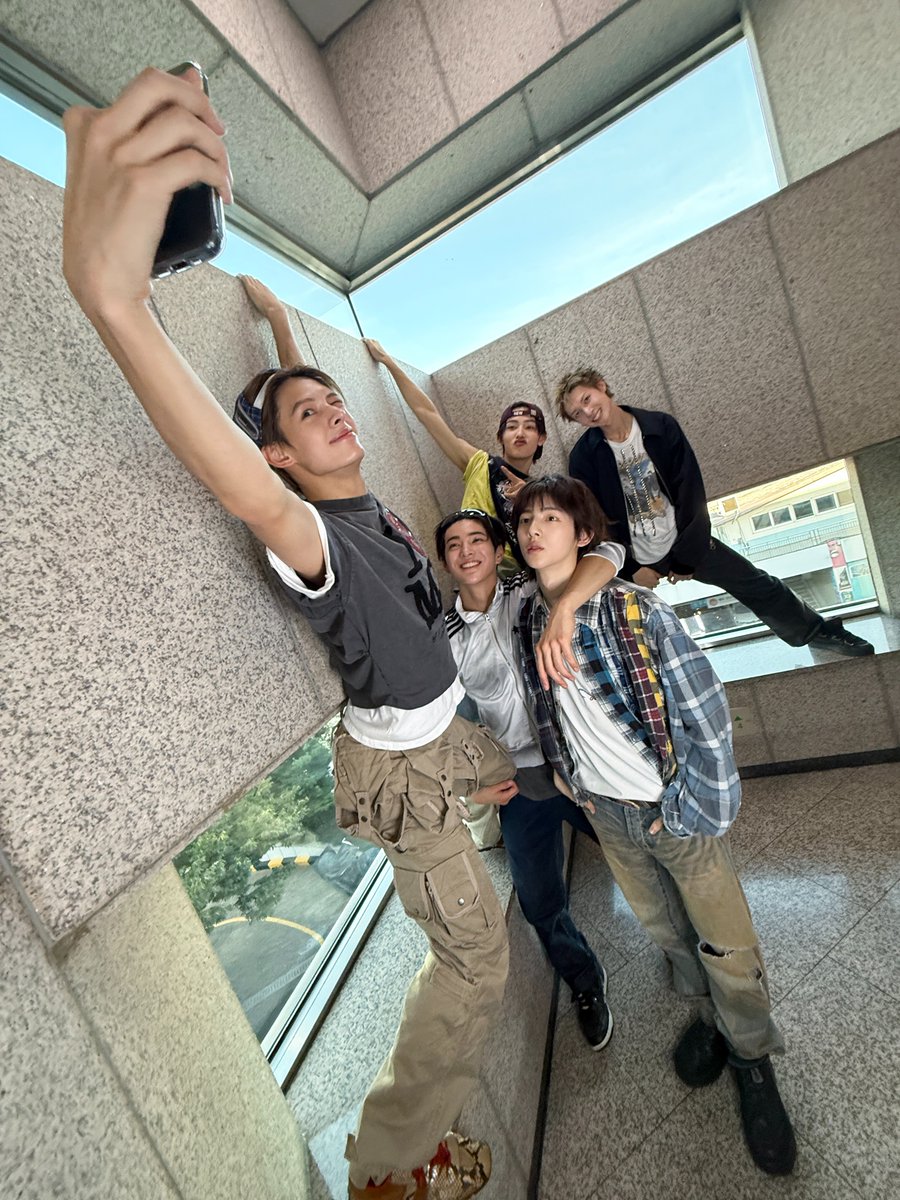 ahngoneho's tweet image. ⠀
#가져와_new_pic 📸
250921 Inkigayo
⠀