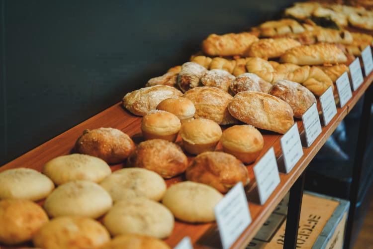 torantoroa33's tweet image. 本日 久々となりますが 15時よりおまかせパン冷蔵便販売開始させていただきます
ジャンボンフロマージュ&amp;amp;味噌フランス入りセットごがございます
本日 数量少ないですが ご注文お待ちしてます🥖

torantoroa.shop/smartphone/lis…