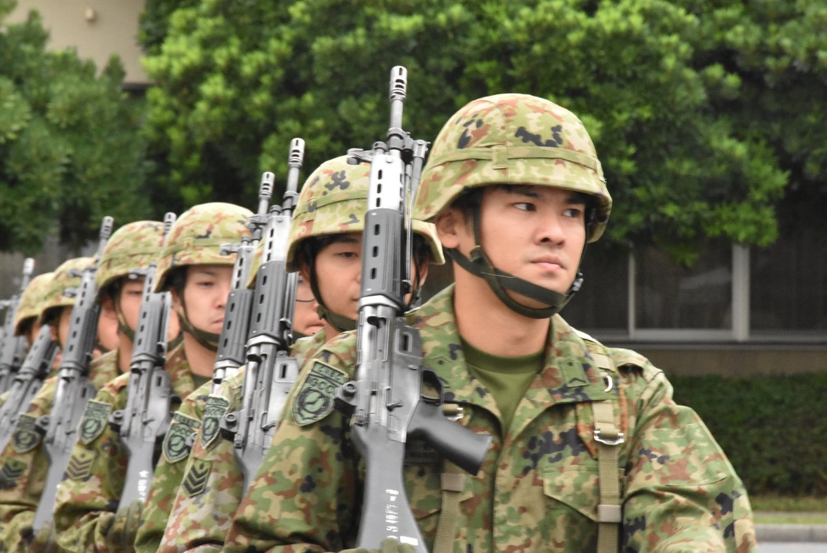 jsdf_gcc_cnbc's tweet image. 中特防は陸曹候補生選抜１次試験を突破した隊員の２次試験（分隊教練）を実施しました。陸曹となるべく真剣な眼差しで試験に臨む隊員の表情をご覧ください。＃陸上総隊