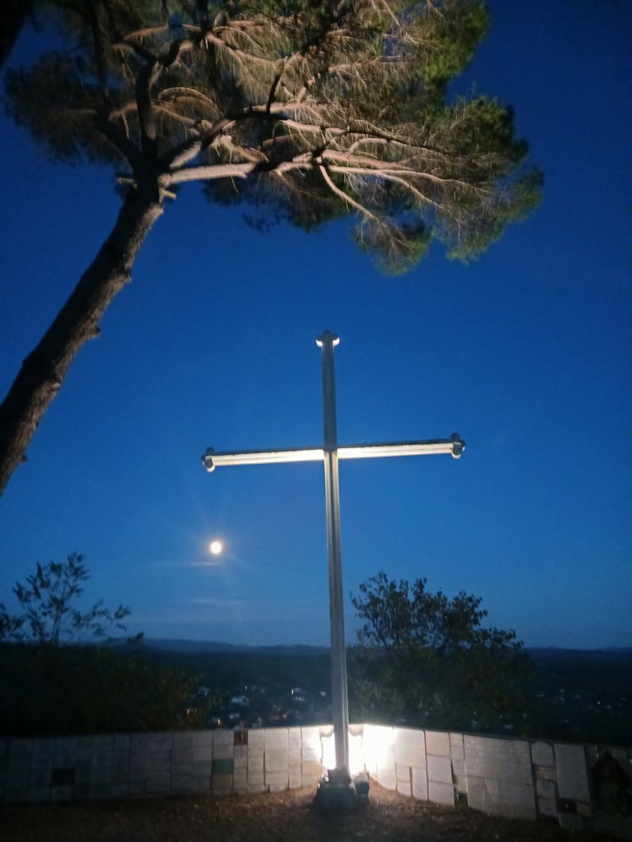 luckasdelille59's tweet image. Bonjour et bon jeudi ensoleillé les amis 🌞🌞
Prenez soin de vous 🙏🏻

Notre Dame de Grâce #Cotignac #France 🇫🇷🇫🇷🇫🇷