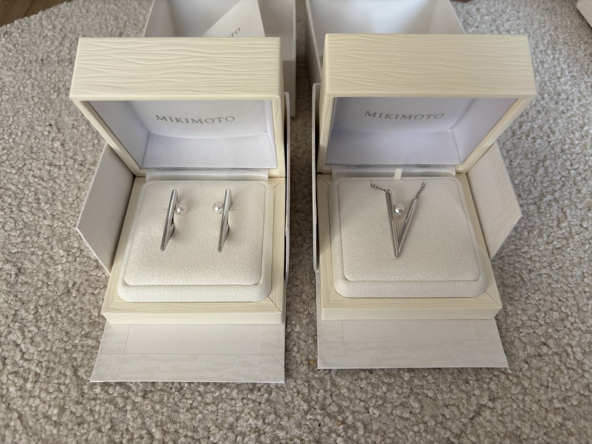 miamoney815's tweet image. 早速開封しました！シャープでかっこいい！！
#MIKIMOTO  #Vcode