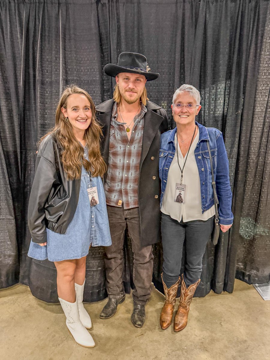 RheaCHayes's tweet photo. Meet &amp; greet with @TheJacksonDean #bigmachinecanada and tickets to the concert 🎉 https://t.co/SdNSS1riIQ