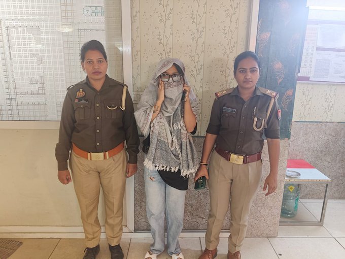 इतनी गाली को किसी को बकी जो मुंह छिपाना पड़े तुम्हे तो गाली देने का अवार्ड मिलना चाहिए शर्म आनी चाहिए तुम्हे