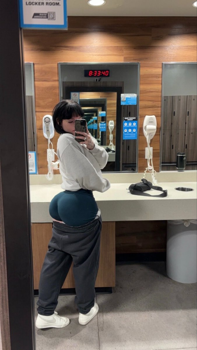 ren tweet media
