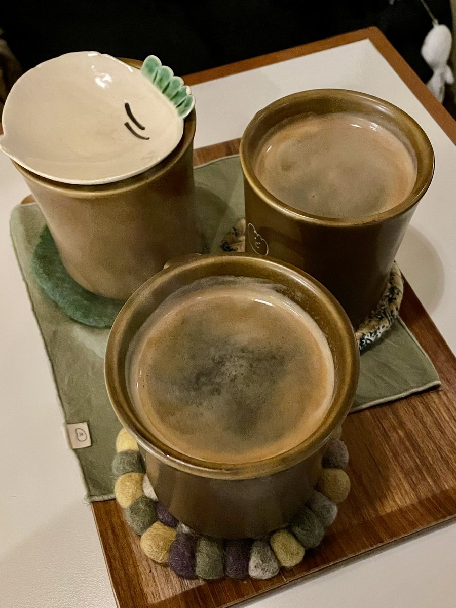 📍모멘트커피 2호점

빵 품절이라 못먹음🥲
가게 안에 들어가자마자 연기가 엄청나서 놀랏어요

(서울 마포구 월드컵북로4길 29 우퍼빌딩 지층 102호)