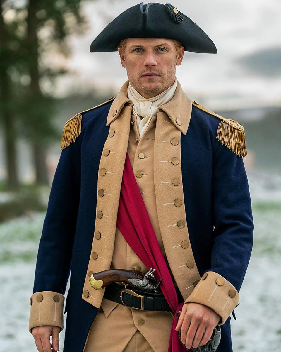 BMarlene_'s tweet image. November 6th
#ButtonDay 

a day dedicated to appreciating buttons, their history, and the hobby of button collecting

I loved the costumes from outlander. Jamie’s outfits were quite buttoned down.