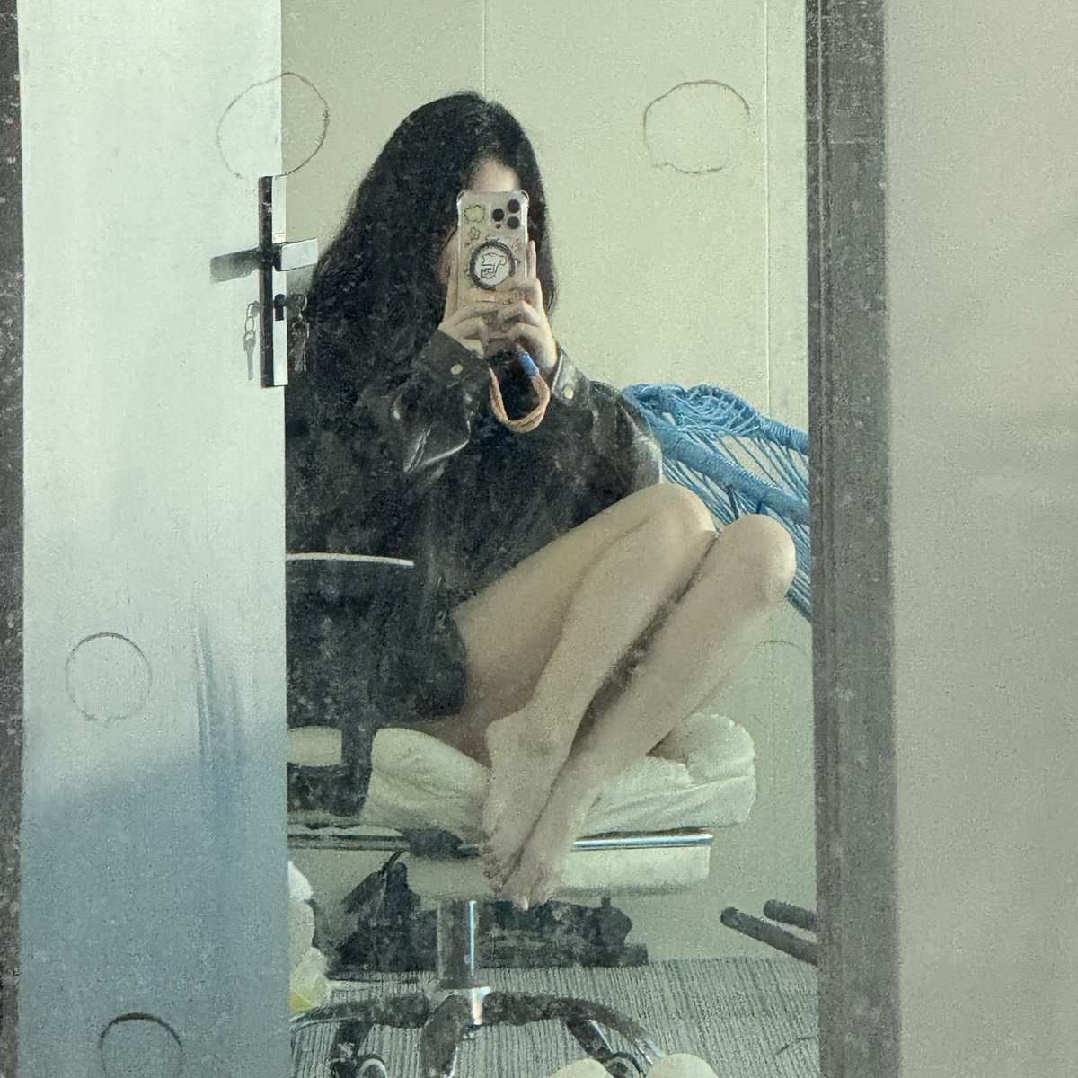 摸鱼偷偷拍一张🐟 https://t.co/WAkwm1T1hK