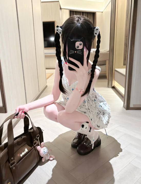 marad333333's tweet photo. 今天是小熊猫🐼 #萝莉 #反差萝莉 https://t.co/m4Cfcz756s