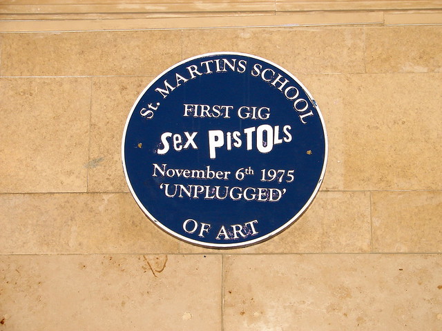 NewWaveAndPunk's tweet image. On this day, 1975, the #SexPistols played their first-ever live gig at St. Martin's School of Art, London, supporting the band Bazooka Joe, featuring Stuart Goddard, later to become Adam Ant.