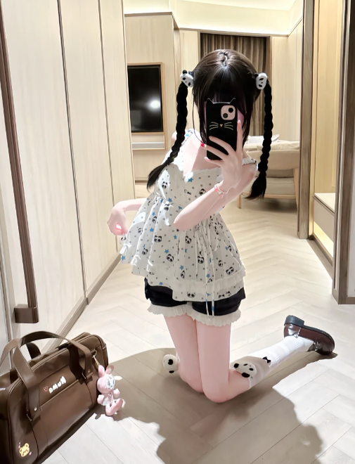 marad333333's tweet photo. 哥哥要来和小喵酱一起来玩吗~ #萝莉 #反差萝莉 https://t.co/kkVyDer8bS