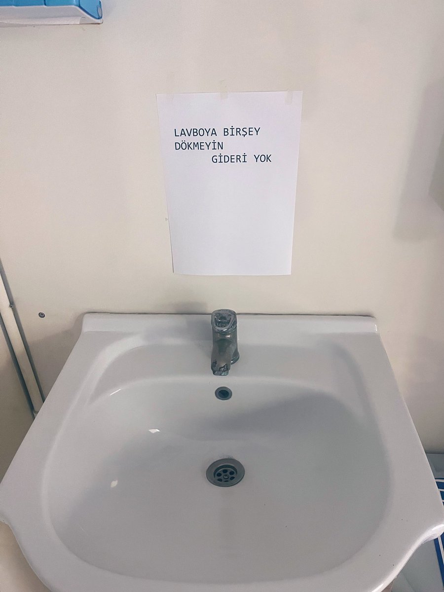 giderin olmayışına mı yanalım Türkçenin yokluğuna bilemedim.