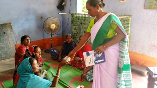 PSIIndia's tweet photo. In #Dhanbad, #Jharkhand, ASHA Veena Devi, with support from the government and TCI India, mobilized Mahila Arogya Samiti members to break taboos around family planning and create safe spaces for women to discuss health issues. Her efforts fostered an informed, empowered community where women actively participate in household decisions. Learn how Veena’s initiatives are advancing family planning: https://t.co/8m2FDEEBz1

 @tciurbanhealth  @GatesJHU  @BMGFIndia  @BayerIndia  @HCL_Foundation  @cii4nr  @kenvue  @CIFFchild  @Genpact  @tatatrusts  @SBI_FOUNDATION  @educate_girls  @EliLillyandCo  #PSIIndia

#HealthSystemStrengthening #Healthcare #FamilyPlanning #UrbanHealth