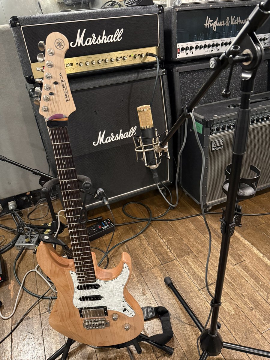 投稿サボリ魔の淳です

先日バンドでレコーディングした時に撮ったお写真放置してしまってました
シンバルの持ち込みがあるとテンション上がる私です

#StudioEVER #QUALIA
#歌い手さんMIX師さん絵師さん動画師さんとPさん繋がりたい #歌ってみた #拡散希望
#レコーディング #ミックス