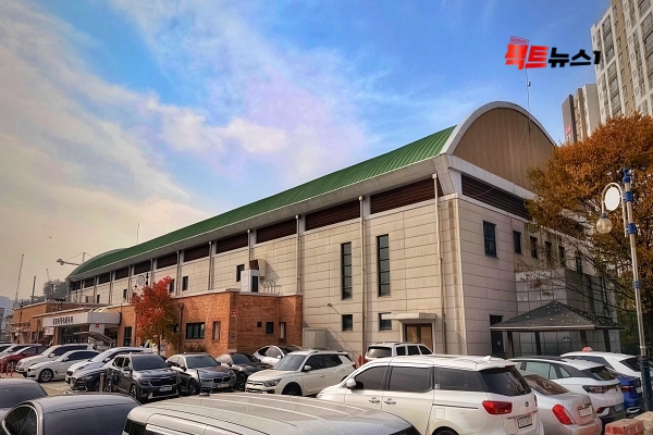 factnews112's tweet image. 김포시, 2026년 공공체육시설 개보수 지원 공모사업 선정 factnewsone.co.kr/bbs/board.php?… 
#김포시 #공공체육시설 #걸포다목적체육관 #풍무국민체육센터 #국비지원 #쾌적한환경