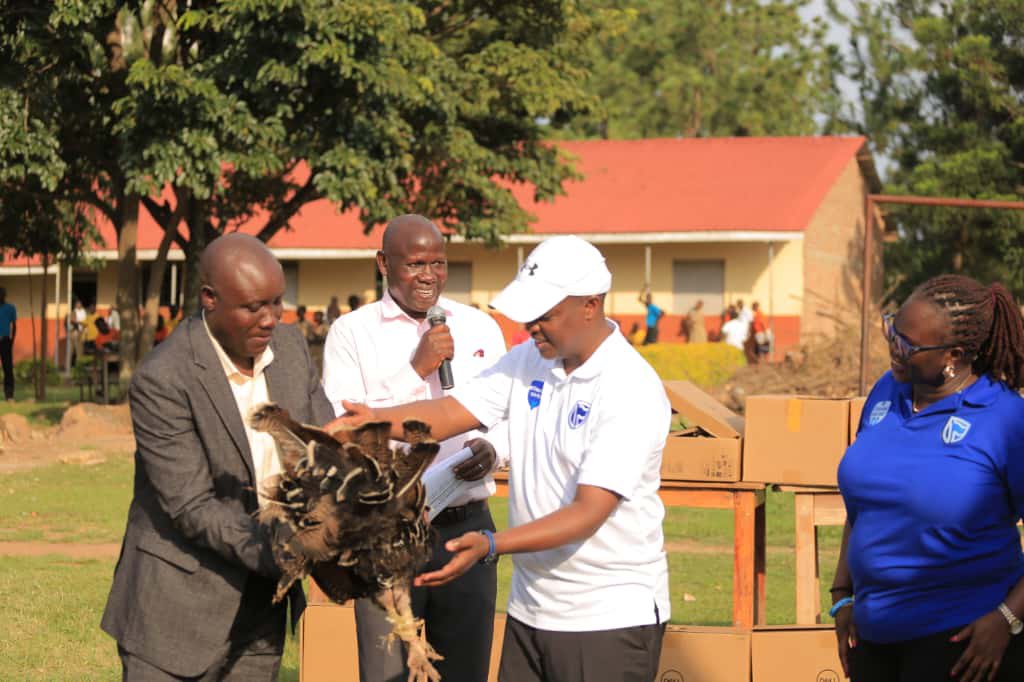 stanbicug's tweet photo. We returned to Petta Secondary School in Tororo district to support their ICT learning journey.

The school has over 2,000 students, yet the available computers were not enough for learners to gain practical digital skills.

#StanbicCares | #DrivingUgGrowth https://t.co/sYXIAwtPam