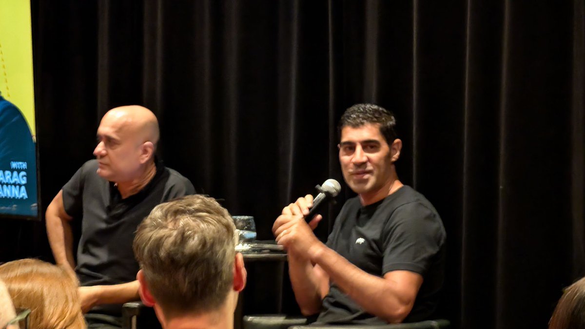 paragkhanna's tweet photo. Fabulous evening at the reincarnated Nanson Club in Singapore discussing everyone's (least?) favorite topic: What's your "Plan B" amidst global volatility?
#MoveTheBook is more relevant than ever, it seems.