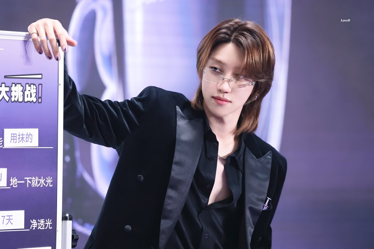 20251106 𝓥𝓲𝓸𝓵𝓮𝓽
#디에잇 #THE8 #Minghao
#서명호  #徐明浩  #ミンハオ 
#세븐틴 #SEVENTEEN