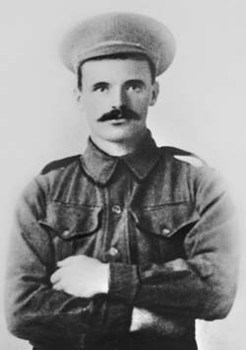 lorraineelizab6's tweet image. Martin O'Meara, VC (6 Nov 1885 #Lorrha #Tipperary-20 Dec 1935 Perth). #Kilkenny wood cutter. Labourer/railway construction in Australia. 1916 Pozières France, repeatedly brought in wounded from no man's land. Carried ammunition to trenches heavily shelled. en.wikipedia.org/wiki/Martin_O%…