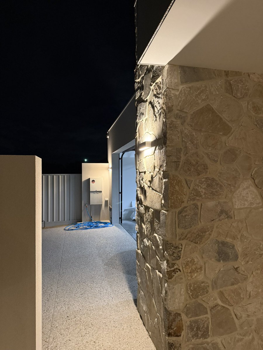Kableelectrical's tweet photo. Proud to bring this beautiful home to life with a clean finish and quality electrical work throughout.

💡 Custom lighting design to suit every space 🔌 Power &amp; data solutions for modern living 🛠️ Quality workmanship from start to finish

📞0429 205 195 https://t.co/jBNn2V9zFh