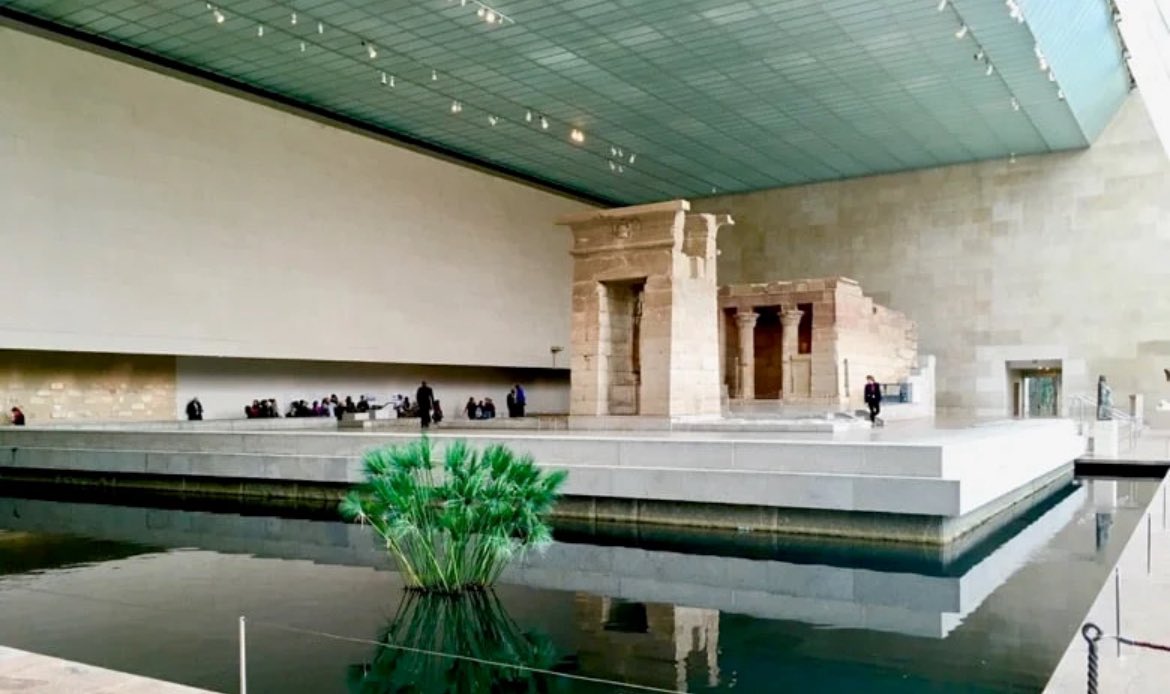 Fer_Cab_Mendi's tweet photo. Poner en valor el mayor templo egipcio fuera de Egipto. Para estudiarlo y preservarlo como se merece. Para que se sepa que está en Madrid. ¿Por que el MET de NYC es uno de los mejores museos del mundo? Entre otras cosas por este templo (más pequeño)🧵👇 https://t.co/JN91elh0IY