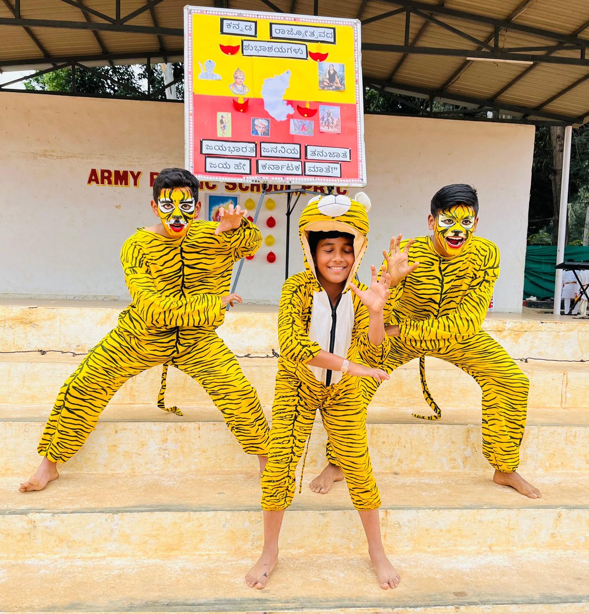 apsprtcbangalor's tweet image. 🌺 “APS PRTC Bangalore celebrated Kannada Rajyotsava 2025 with pride and reverence, honoring the rich culture, language, and heritage of Karnataka.” 💫
#apsprtc 
#Kannada