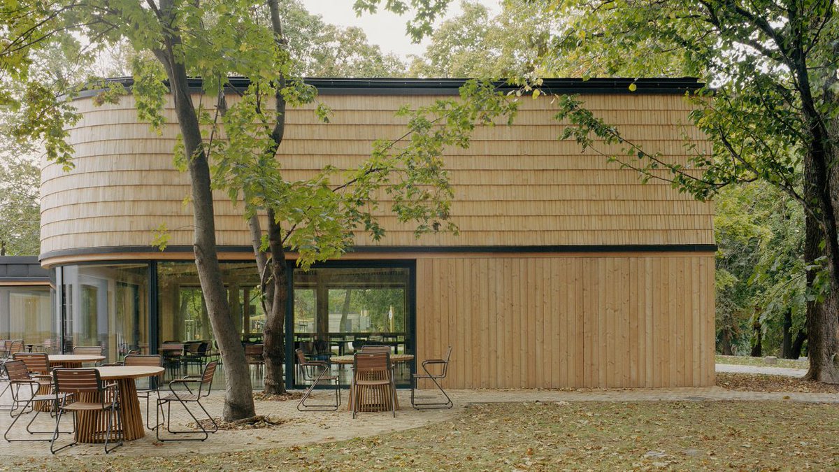 4AAAAart's tweet photo. Renovation and extension of the Normafa Ski Lodge restaurant by Hetedik Műterem and Studio Konstella

Budapest, Hungary 🇭🇺 https://t.co/A25rEPcvBm
