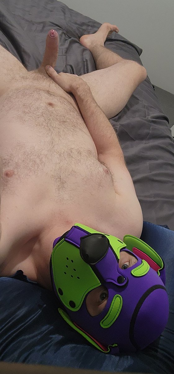 Nitropup4's tweet photo. Pole vs hole https://t.co/PptYwaEPn0