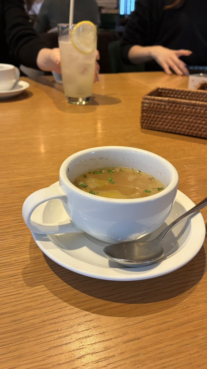 yusuke_design4's tweet image. みんなで女子会笑！