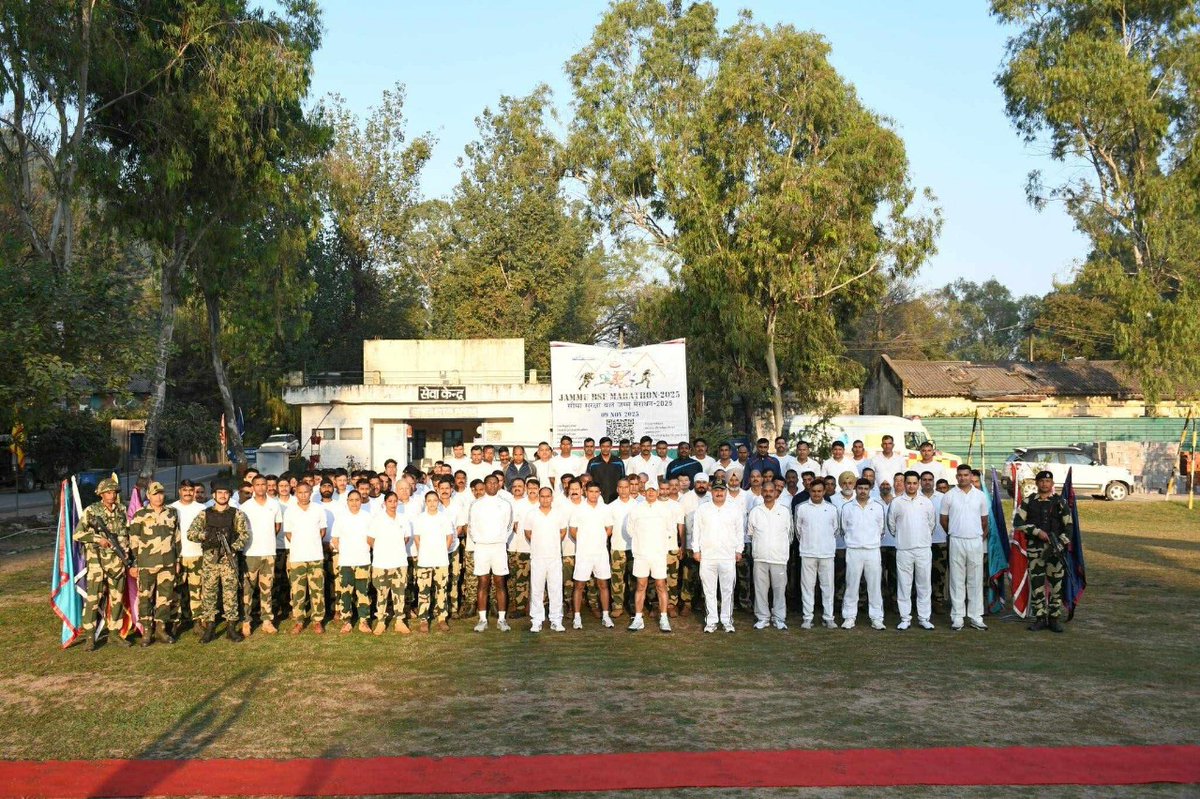 Shakshirawat6's tweet photo. देश के नाम एक कदम !
 🏃‍♂️
@SunielVShetty के प्रेरक संदेश के साथ जुड़िए Jammu BSF Marathon 2025 में।

9 नवंबर को दौड़ें — स्वास्थ्य, एकता और वीरता की भावना के साथ। 💪🇮🇳

#SunielShettyAtJammBSFMarathon
#RunWithSunielShetty
#FitIndiaRun https://t.co/EjPyrgbhsA