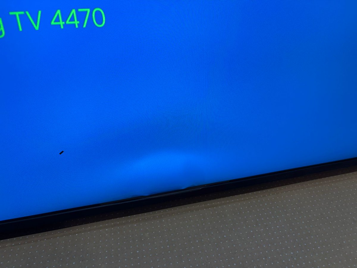 Vivek_Pandey22's tweet photo. Flipkart sent damaged display tv to me . I process for return , customer support was not helpful. Again and again they excuses other reason for return . Dear @flipkartsupport @Flipkart @rajneeeshkumar @_Kalyan_K @_sachinbansal @binnybansal help me. https://t.co/u70tfqH53c