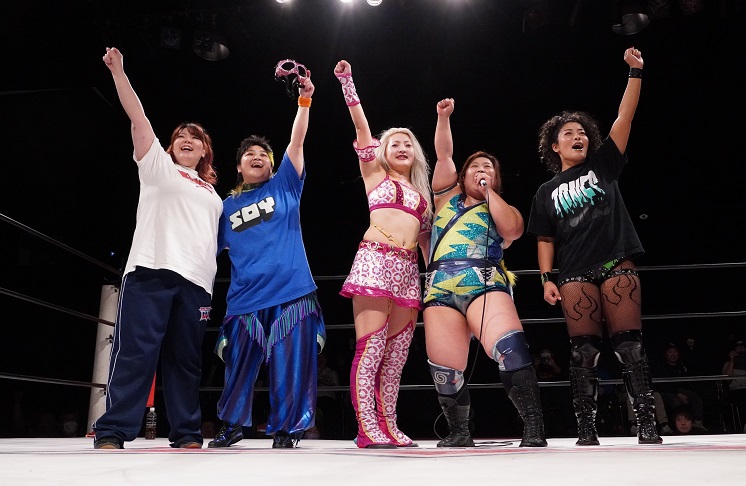 【結果】エボリューション11・５新木場
Ｃｈｉ Ｃｈｉが復帰戦でマスクウーマンとなり、デビュー戦の相手だった優宇と最後のシングル対決！　Ｃｈｉｋａは得意の払い腰で自力初勝利を上げると、ＧＬＥＡＴに流出したシングル王座への挑戦を表明！
　ameblo.jp/joshi-puroresu…