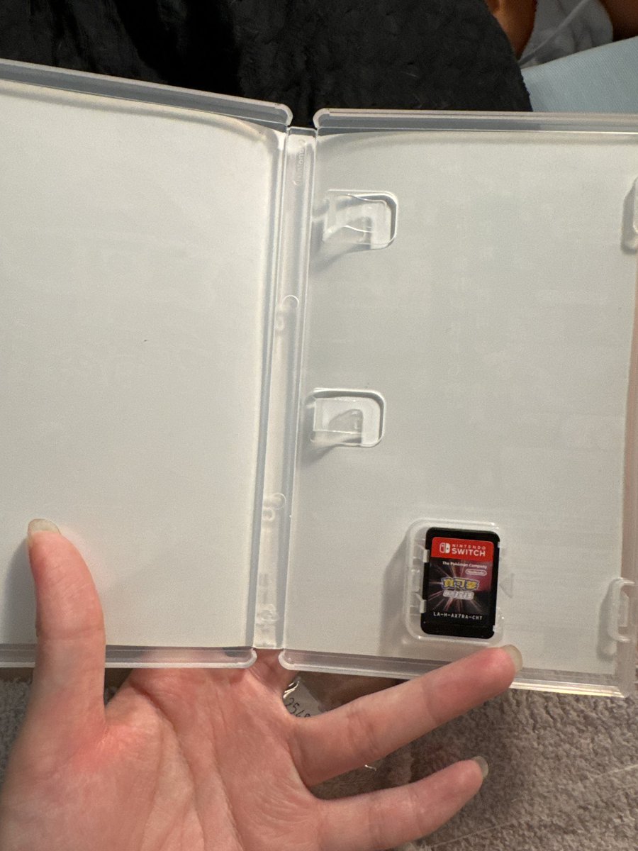 我買的版本是不是穿越時空了 https://t.co/3G1VTXYb6x