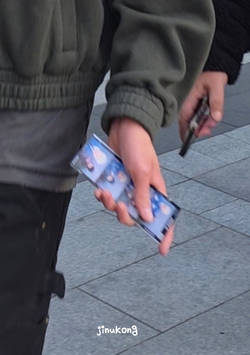 251106 시티라이브

포토이즘 찍고 들어가는 겸둥이😆

#WINNER #위너 #강승윤 #YOON