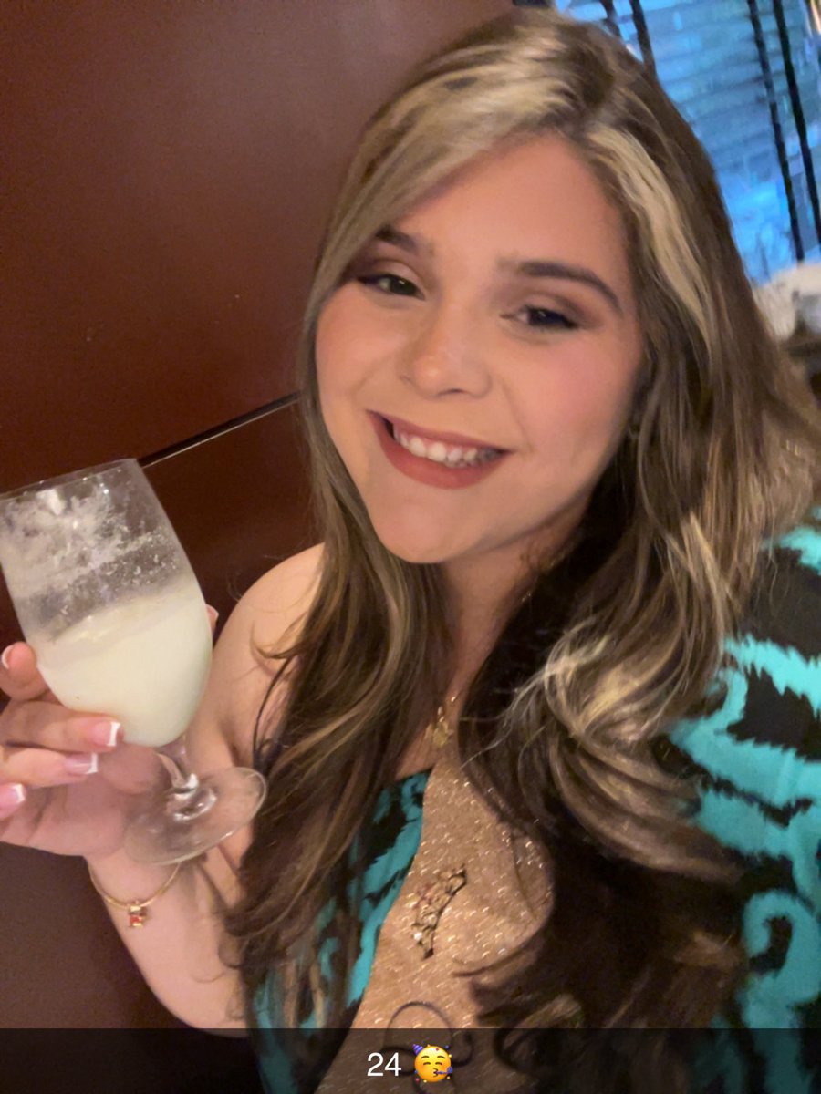 tammy2fab's tweet photo. 🫧🥂💋 https://t.co/VHxC5WtFUB