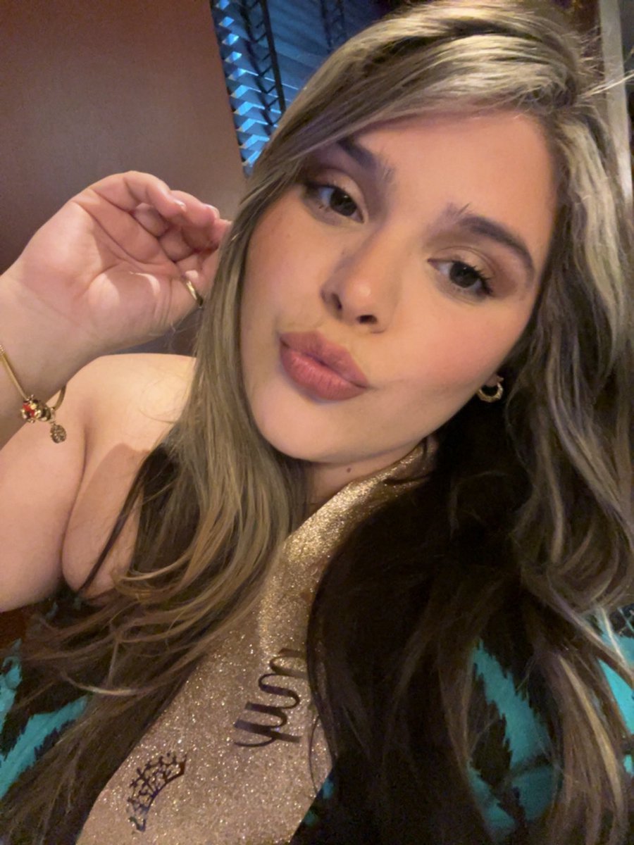 tammy2fab's tweet photo. 🫧🥂💋 https://t.co/VHxC5WtFUB
