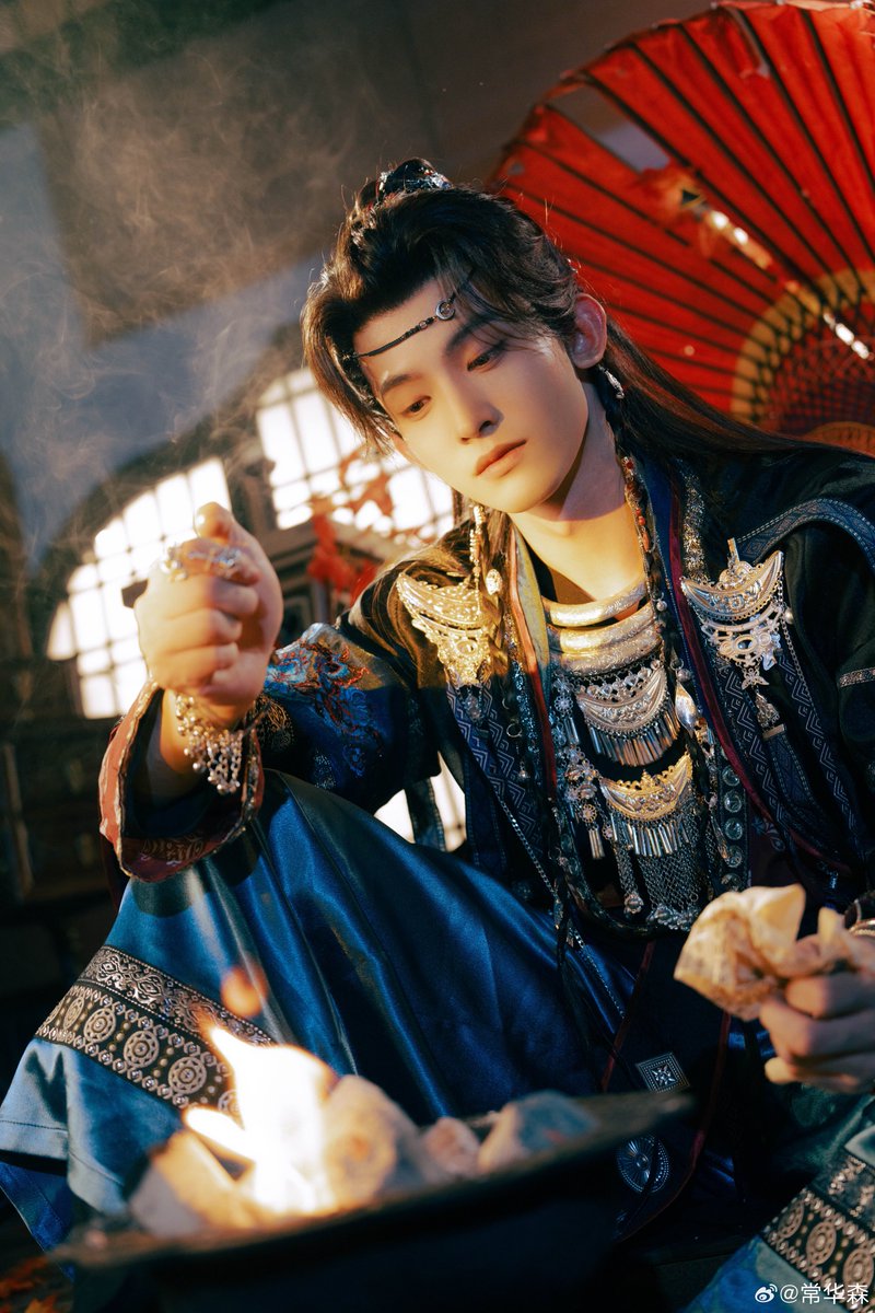Forhuasen's tweet photo. 251105 Chang Huasen Weibo update (3/3)

Half-covered in silver rust, burned by the sacred flame

#常华森 #ChangHuasen #Waston #BloodRiver https://t.co/3yLtr8YfGW